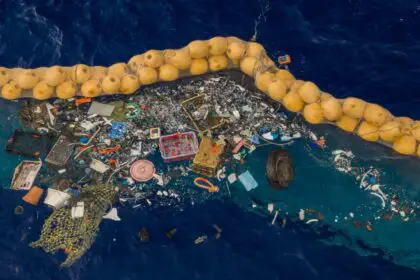 A image of The Ocean Cleanup of collecting Garbage